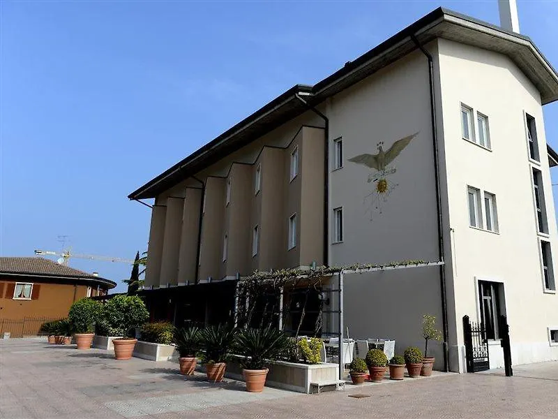 Hotel San Benedetto Peschiera del Garda 3*,