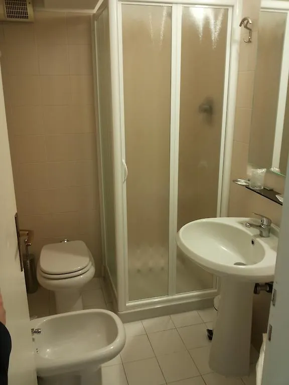 Hotel San Benedetto Peschiera del Garda 3*,  Italia
