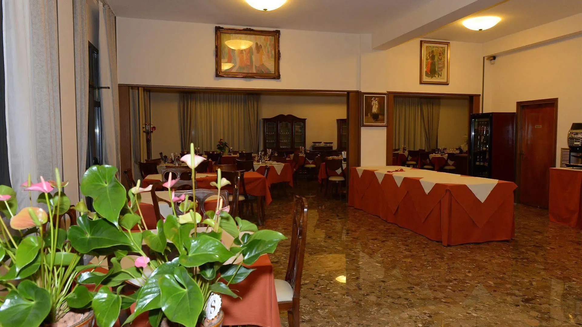 Hotel San Benedetto Peschiera del Garda 3*,
