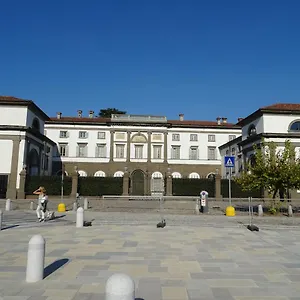 Charmerooms Moroni 3*, Stezzano Itália